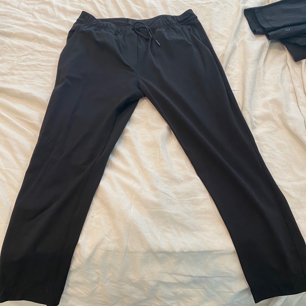 Black lululemon joggers size 8
